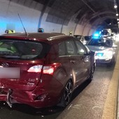 Bordighera: scontro tra tre auto sulla A10, un ferito e traffico in tilt fino al confine (Foto)