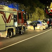Sanremo: sbatte con l'auto contro un muro ai 'Tre Ponti', giovane trasportata al 'Santa Corona' (Foto)