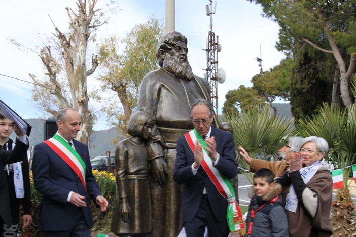 Sanremo: inaugurata questa mattina in frazione Coldirodi la statua dedicata a 'Padre Semeria' (Foto e Video)