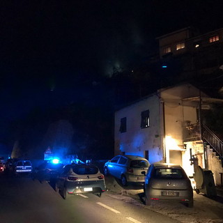 Ventimiglia: incendio ad un ricovero attrezzi in corso Limone Piemonte, intervento dei Vigili del Fuoco (Foto)