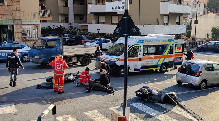 Sanremo: scontro tra due scooter tra via Agosti e via Melandri, due feriti portati in ospedale (Foto)