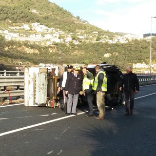 Ventimiglia: è morto il conducente 63enne del mezzo della Dock's Lanterna ribaltatosi questa mattina sulla Statale 20