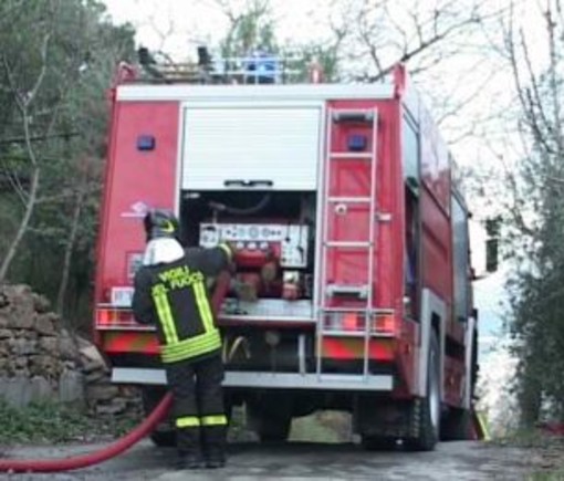 Ghiaccio nell'entroterra imperiese: due auto ribaltate stamattina