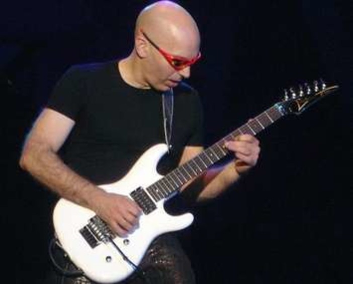 Sanremo: domani sera in piazza San Siro il concerto dei 'Satellit's - Joe Satriani Tribute Band'