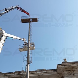 Sanremo: sostituite in una settimana le 'torri faro' dello stadio comunale, ora è nuovamente agibile (Foto)