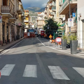 Sanremo, via Lamormara chiusa al traffico: le lamentele di una commercainte