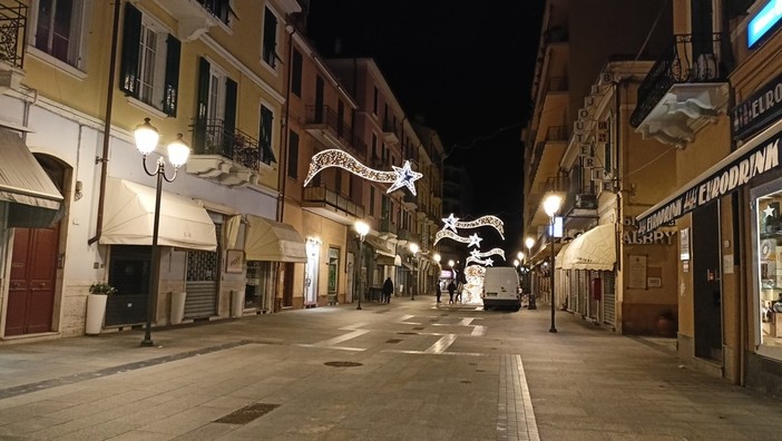 Ventimiglia, la minoranza: &quot;Le luminarie natalizie mancano in gran parte della città&quot;