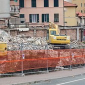 Sanremo: all'uscita dell'Aurelia Bis del Borgo stanno per sorgere nuovi parcheggi, saranno in vendita (Foto)