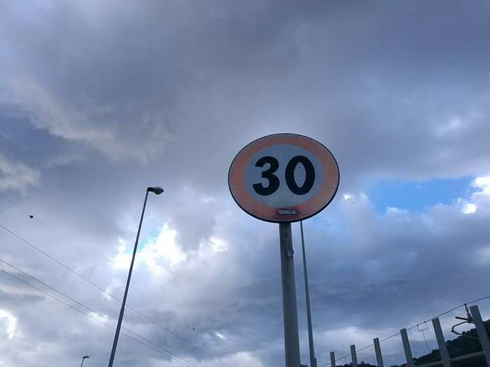 Ventimiglia: scende a 30 km/h il limite di velocità in via Fois dopo l'incidente che è costato la vita a Mohamed Hani e Luciano Guglielmi