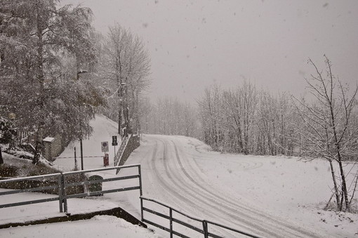 Maltempo: continua a piovere sulla costa, neve in montagna e 'Galaverna' a Nava