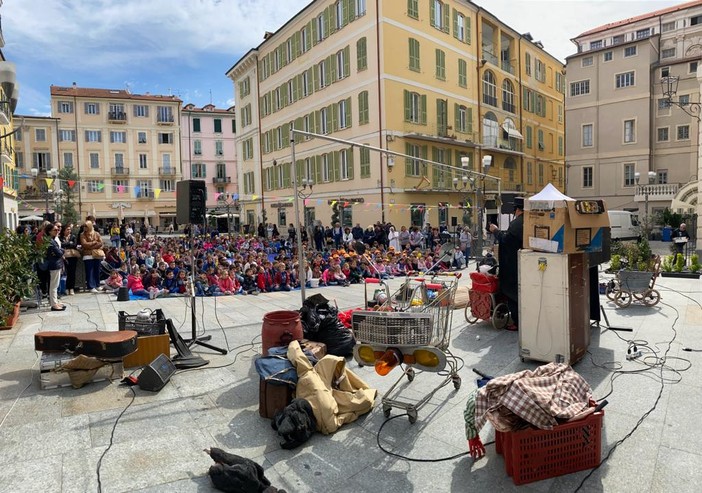 Le immagini da piazza Borea d'Olmo