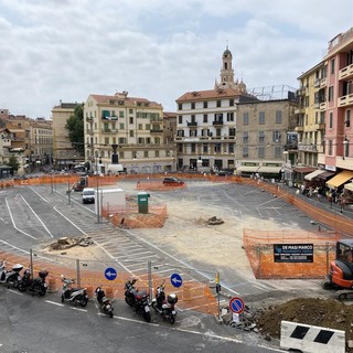 Sanremo: cantiere piazza Eroi tra posti moto eliminati e scuole, &quot;Rischiano di rimetterci i commercianti&quot;