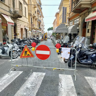 Sanremo: guasto a una tubazione e intervento urgente di Rivieracqua, chiusa parte bassa di via Gioberti (Foto)