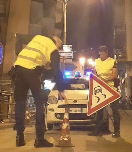 Sanremo: lavori mal fatti e segnalazioni inesistenti in via Borea, intervento della Polizia Municipale (Foto)