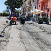 Sanremo: ieri le lamentele di residenti e commercianti, in via Nino Bixio asfalti tra le 4 e le 11