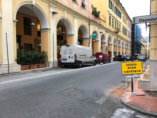 Imperia: rush finale dei lavori di Portici e Piazza Dante, domani e venerdì chiusa via Bonfante. Scajola “Ci scusiamo per il disagio, ma il futuro inizia sempre con un cantiere”