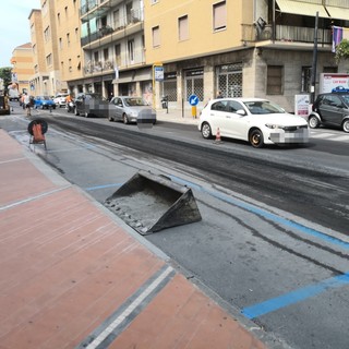 Imperia: rifacimento dell'asfalto in viale Matteotti, traffico e code in ambo le direzioni di marcia (Foto)