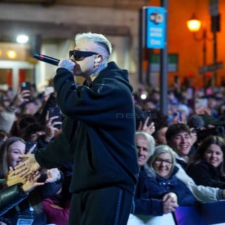 Le immagini del live in piazza Colombo (foto Erika Bonazinga)