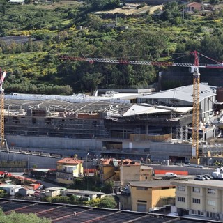 Sanremo: lavori notturni nel cantiere di 'The Mall', residenti lamentano eccessivi rumori e problemi per il riposo notturno