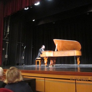 Ventimiglia, un successo il concerto di pianoforte di Leonardo Locatelli