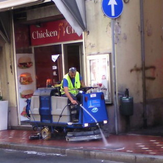 Bordighera: pulizia dei marciapiedi, il Consigliere Ramoino &quot;Giusto farlo ma non alle 9 del mattino&quot;