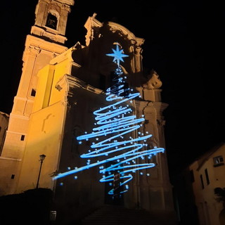 Natale a Cervo: laboratori, concerti e il raduno delle Fiat 500 per festeggiare con cittadini e turisti