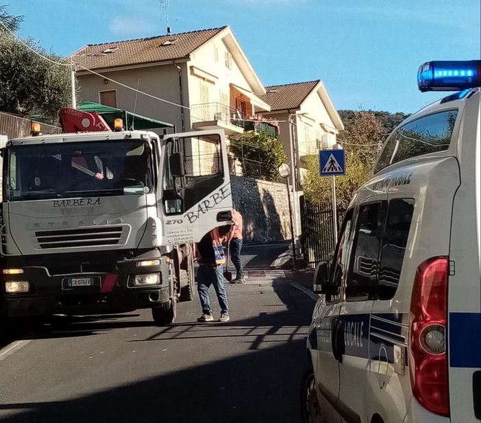 Pompeiana: la Provincia sta realizzando un passaggio pedonale rialzato di fronte all'asilo (Foto)