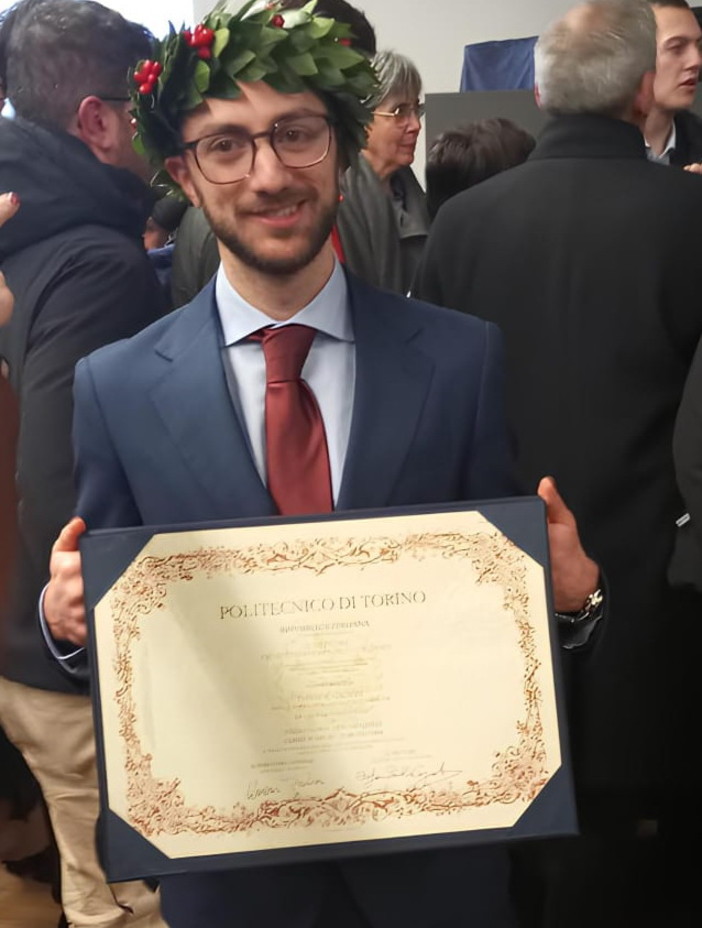 Castel Vittorio: laurea in ingegneria spaziale per Davide Giofrè, le congratulazioni dell'Amministrazione