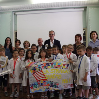 Sanremo: questa mattina in comune gli alunni premiati per il progetto di educazione stradale 'La Strada Maestra' (Foto e Video)