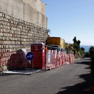 Il cantiere per l'ampliamento del cimitero di Bussana Vecchia