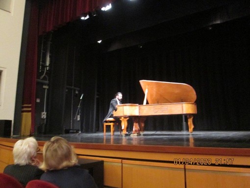 Ventimiglia, un successo il concerto di pianoforte di Leonardo Locatelli