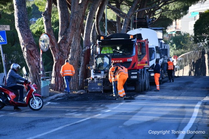 Sanremo, proseguono le operazioni di riasfaltatura strade: domani via Padre Semeria e Coldirodi