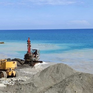 I lavori sulle spiagge di Bordighera