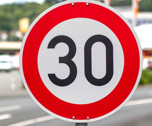 Limite di 30 km/h nei centri urbani: a Taggia c'è già, il Sindaco &quot;Stiamo pensando anche ad altre vie&quot;