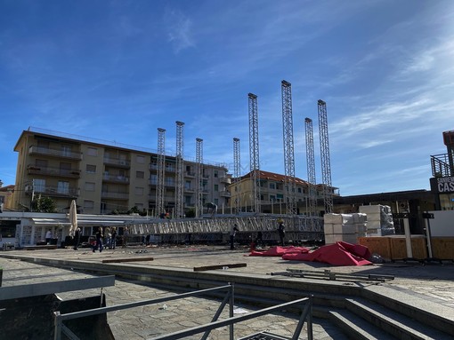 Sanremo: ieri sono arrivati i camion Rai, da mercoledì prossimo chiusa piazza Colombo per il palco
