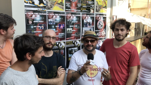 Simone “Radiomandrake” Parisi con i Pinguini Tattici Nucleari