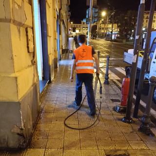 Sanremo: proseguite anche nell’ultimo weekend le operazioni di pulizia della città (Foto)