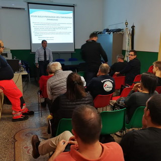 Imperia: grande successo ieri sera per la lezione di psicologia dedicata al personale della Croce Bianca