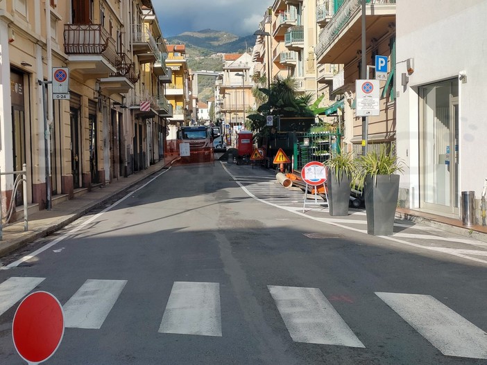 Sanremo, via Lamormara chiusa al traffico: le lamentele di una commercainte
