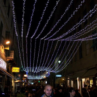 Sanremo: leggero ritardo (una settimana) ma luminarie salve anche quest'anno, saranno accese il 15 dicembre