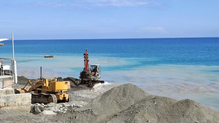 I lavori sulle spiagge di Bordighera