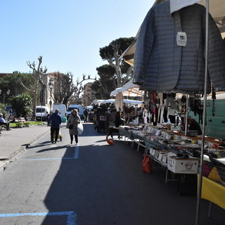 Ventimiglia: Amministrazione al lavoro per l'emergenza Coronavirus, il Sindaco &quot;Il mercato rimane aperto&quot;