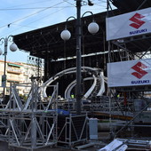 Festival di Sanremo 2024: città già presa d'assalto oggi, tra le novità il 'dono' del green carpet al Comune (Foto)