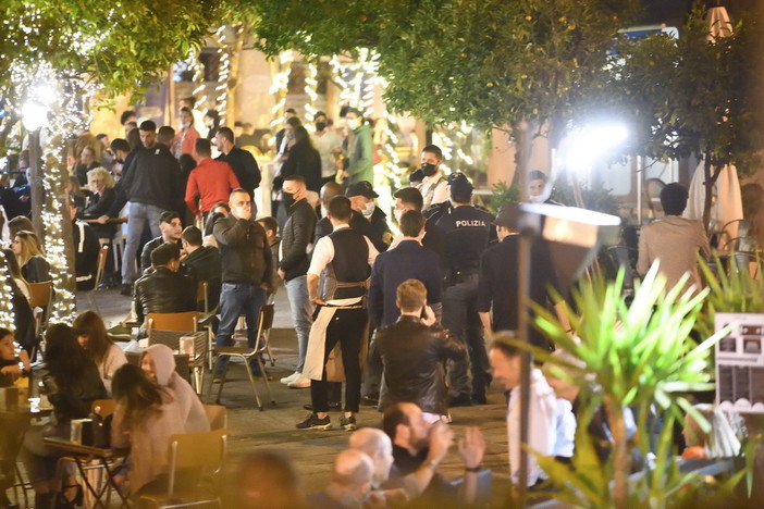 Sanremo: prima serata dell'ordinanza anti assembramenti in tranquillità per il centro della movida (Foto)