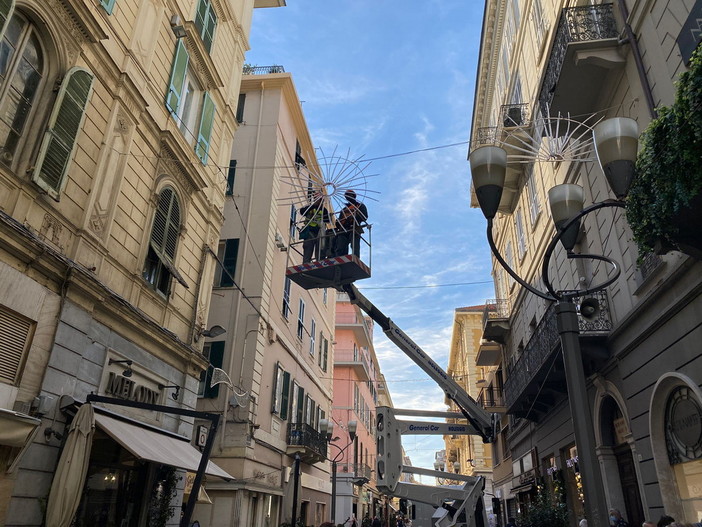 Sanremo: una sola ditta per le luminarie ma non raggiunge il punteggio minimo, a 15 giorni dall'accensione è una corsa contro il tempo