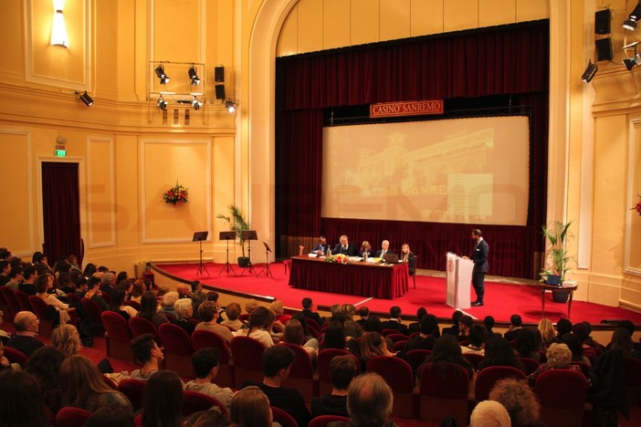 Sanremo: i ‘Martedì Letterari’ del Casinò celebrano l’Europa con l’Ambasciatore Antonio Armellini e il Prof. Francesco Cavalli Sforza (Foto e Video)