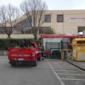 Ventimiglia, malesseri in una classe del liceo Aprosio: intervengono i vigili del fuoco (Foto)