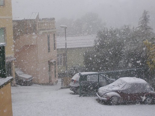 Maltempo: nevica sulla statale del Colle di Tenda, sul Nava e sulle autostrade che portano al Nord