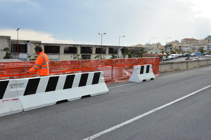 Sanremo: posizionati i 'New Jersey' sul lungomare nella zona del Sud-Est, già avviato il bando per la ricostruzione (Foto)