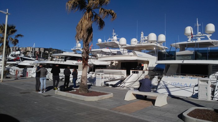 Imperia: 28enne sudafricano trovato senza vita su uno yacht al porto turistico, probabile morte naturale (Foto)